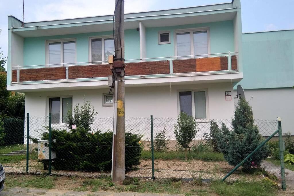 Hannah - Relax Dom Pod Orechom I4 Travnica Exterior photo
