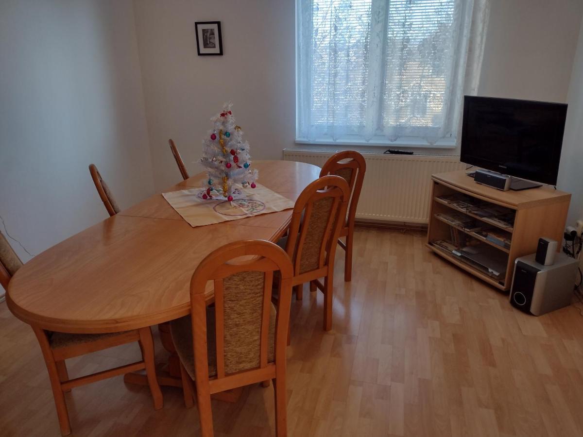 Hannah - Relax Dom Pod Orechom I4 Travnica Exterior photo